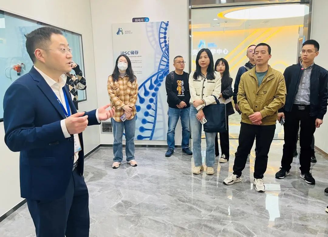 四川省金融科技学会参观照片3.jpg